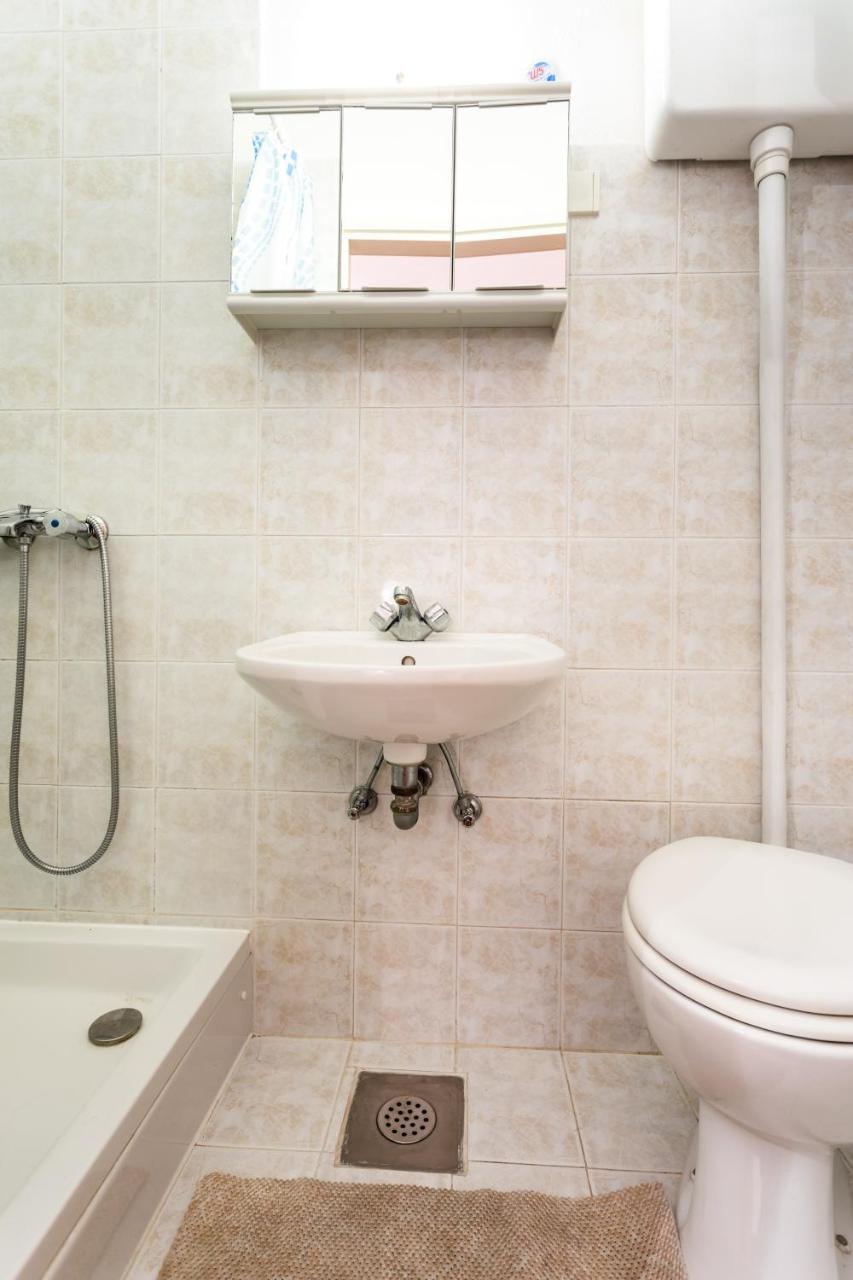 Rooms & Studio Apartment Mira バスカ エクステリア 写真