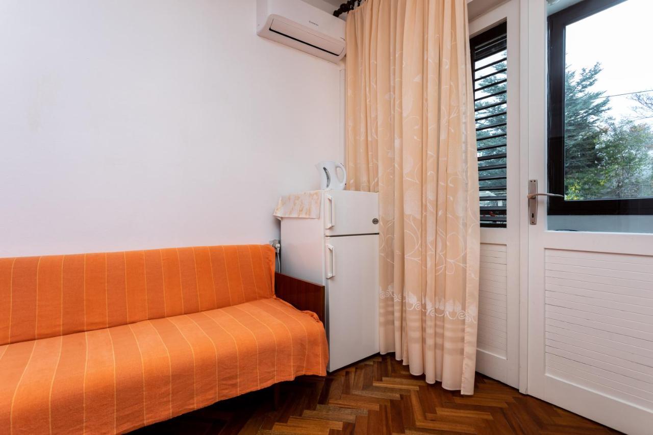 Rooms & Studio Apartment Mira バスカ エクステリア 写真