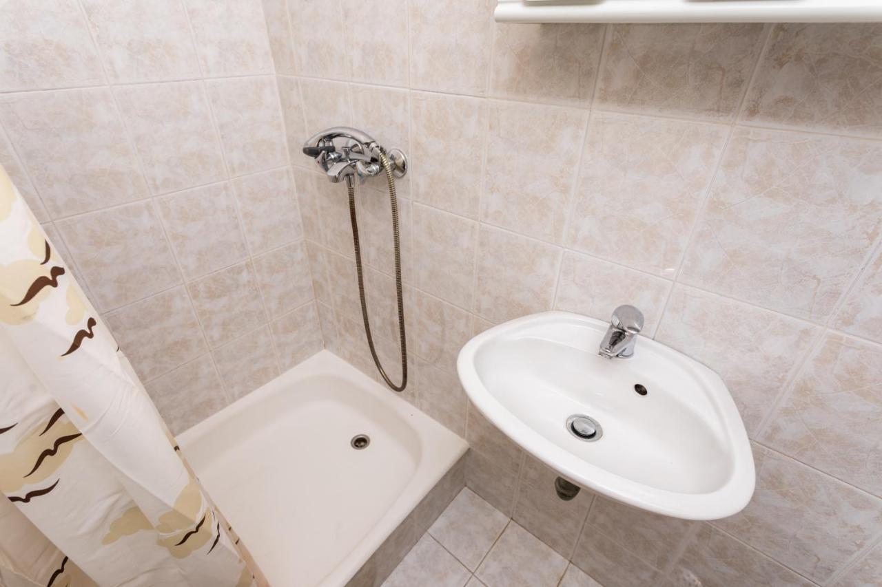 Rooms & Studio Apartment Mira バスカ エクステリア 写真