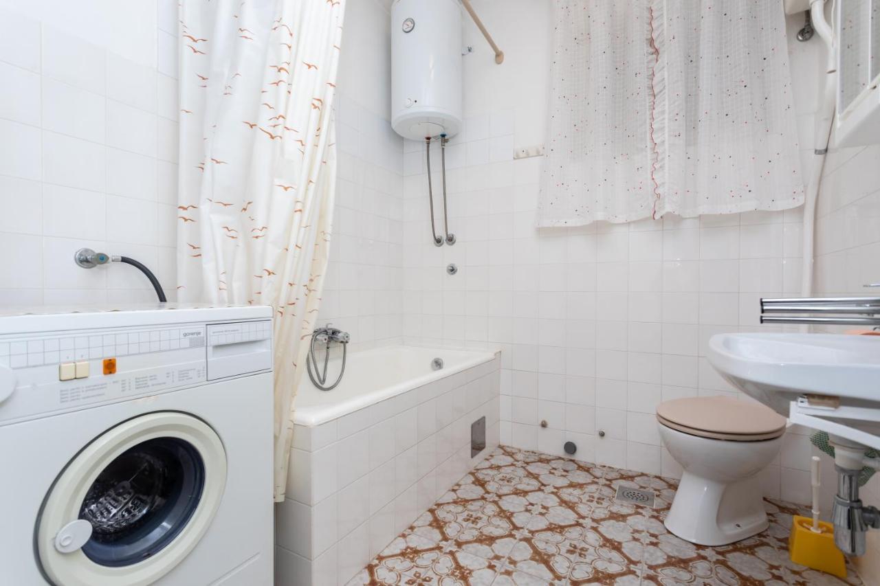 Rooms & Studio Apartment Mira バスカ エクステリア 写真