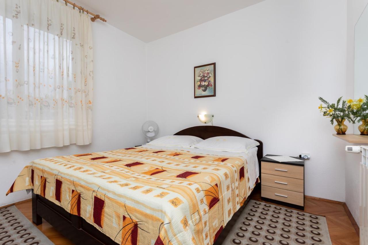 Rooms & Studio Apartment Mira バスカ エクステリア 写真