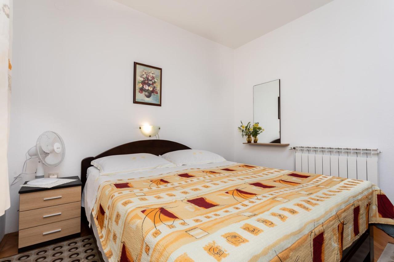 Rooms & Studio Apartment Mira バスカ エクステリア 写真
